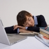 趴着睡影响健康，怎样午睡最健康？