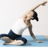 不良姿势不利于身体健康，伸展式瑜伽可以缓解