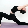 详解瑜伽动作之头碰膝扭转前屈式的技术要点