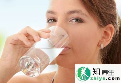 喝水